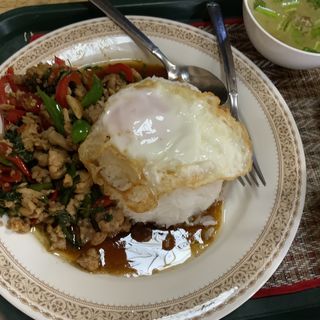 ガパオライス(クンヤーイ)