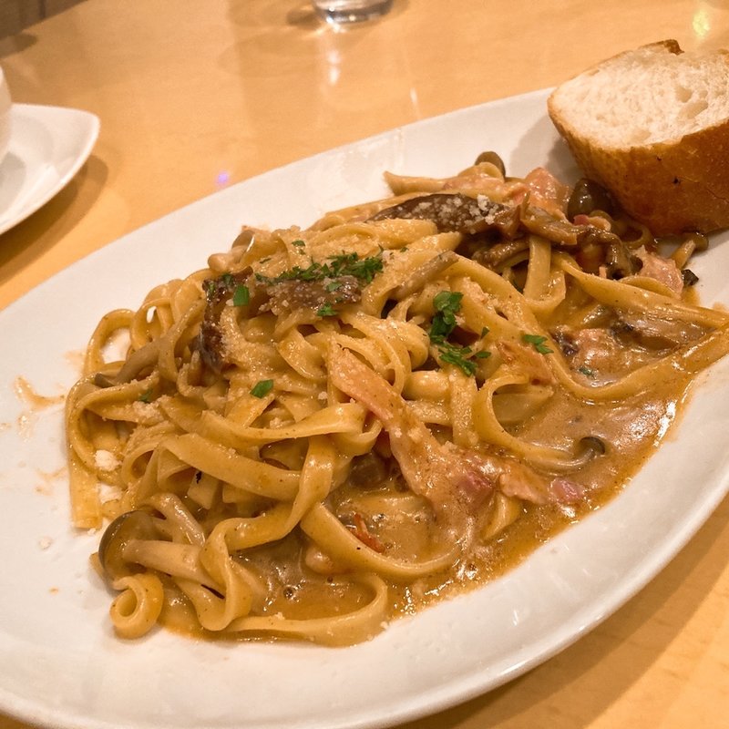 ポルチーニのクリームパスタ(きっちん 愚留米 （グルメ）)