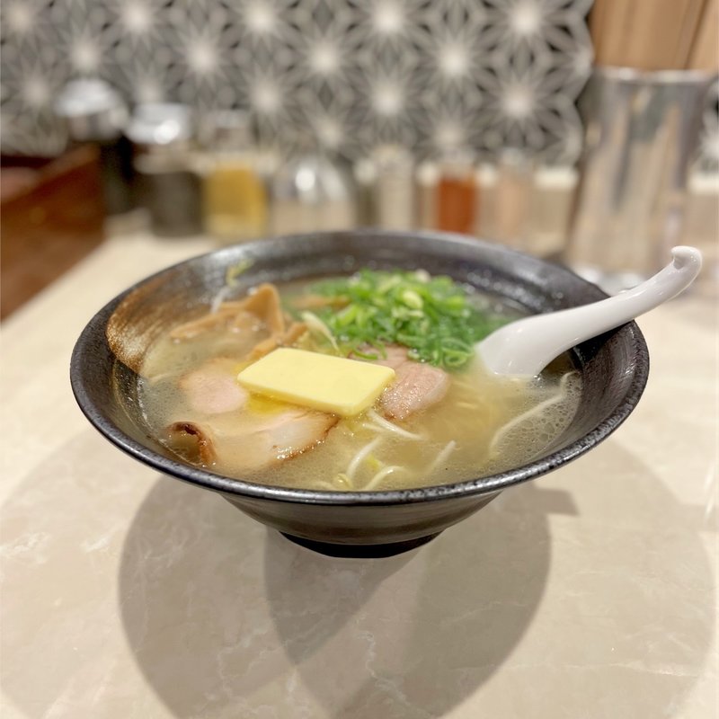 塩バターラーメン(博多川端 どさんこ 博多デイトス店)