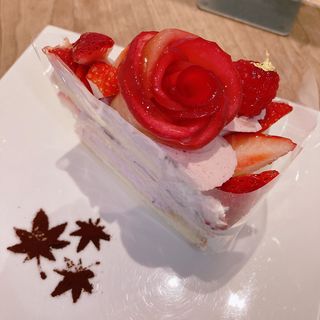 アップルローズといちごのショートケーキ(カフェコムサ 池袋東武店)