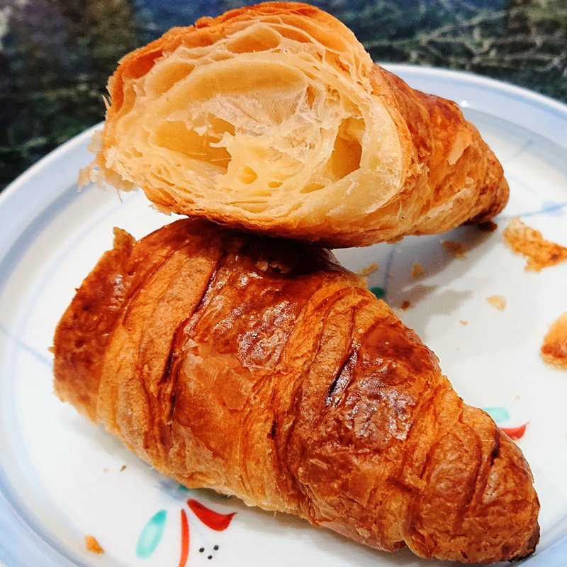 発酵バタークロワッサン(カンテボーレ 大日店)