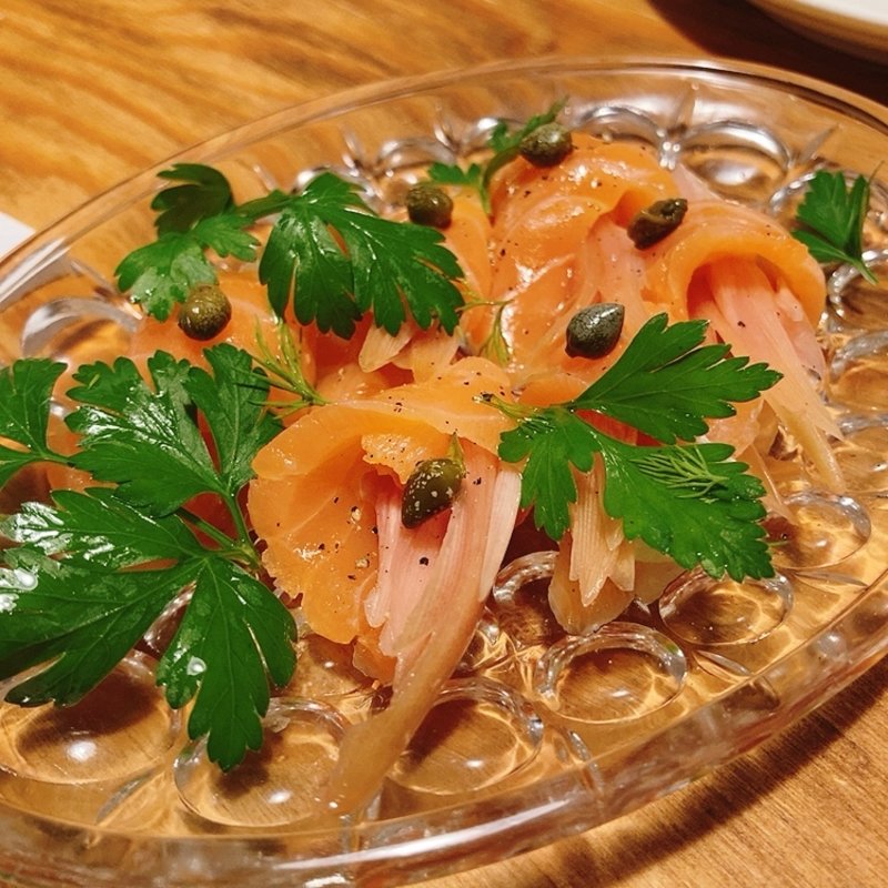 サーモンのマリネと自家製ピクルス(Bistro Ruelle)