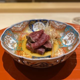 神戸牛イチボのタタキ(肉屋 雪月花 NAGOYA)