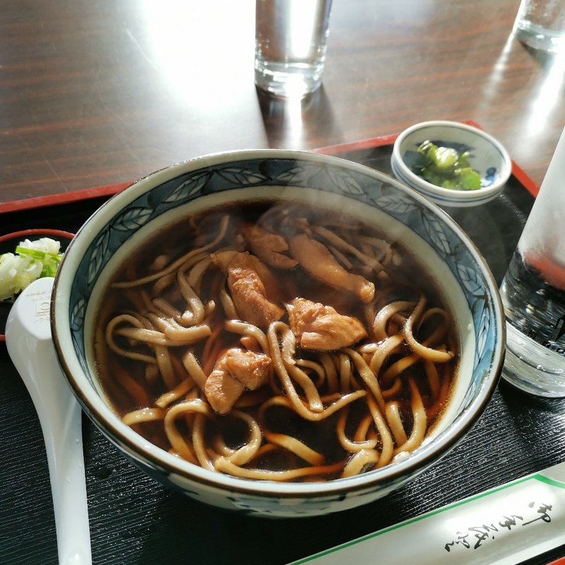 温かい かしわそば(えべおつ温泉別館　蕎麦処みたて )
