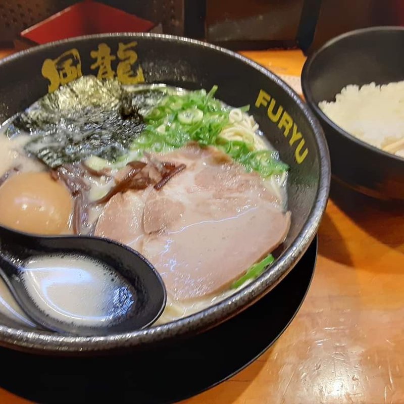 (とんこつラーメン 博多風龍 秋葉原総本店)