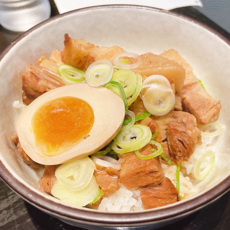 煮チャーシュー丼(柳麺まる重)