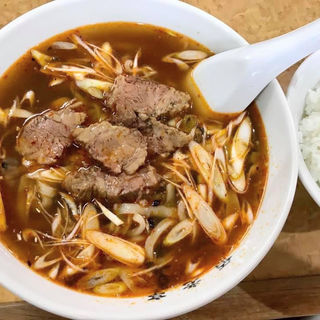 牛肉麺(佰老亭 （ヒャクロウテイ）)