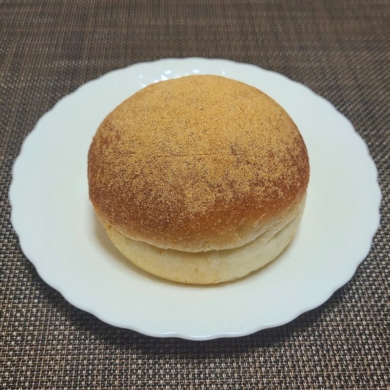 生クリームあんぱん(オイシイパンヤ)