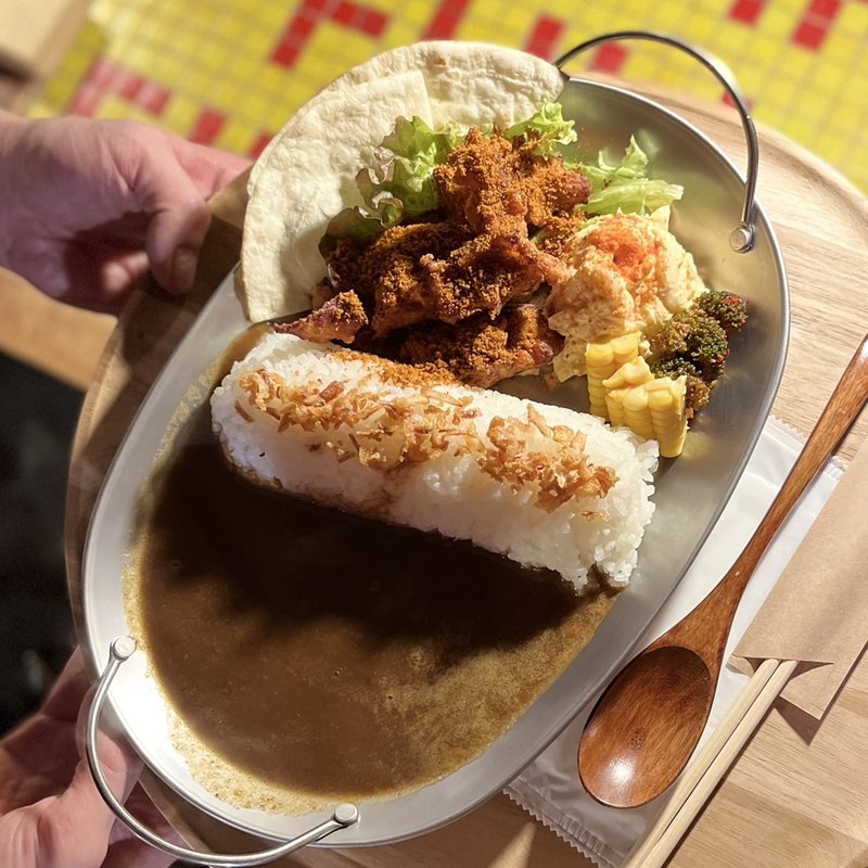  [18禁]やみつきのしびカラ！唐揚げカレープレート(七輪焼鳥バル Funky Junk Full Chicken 裏難波店)