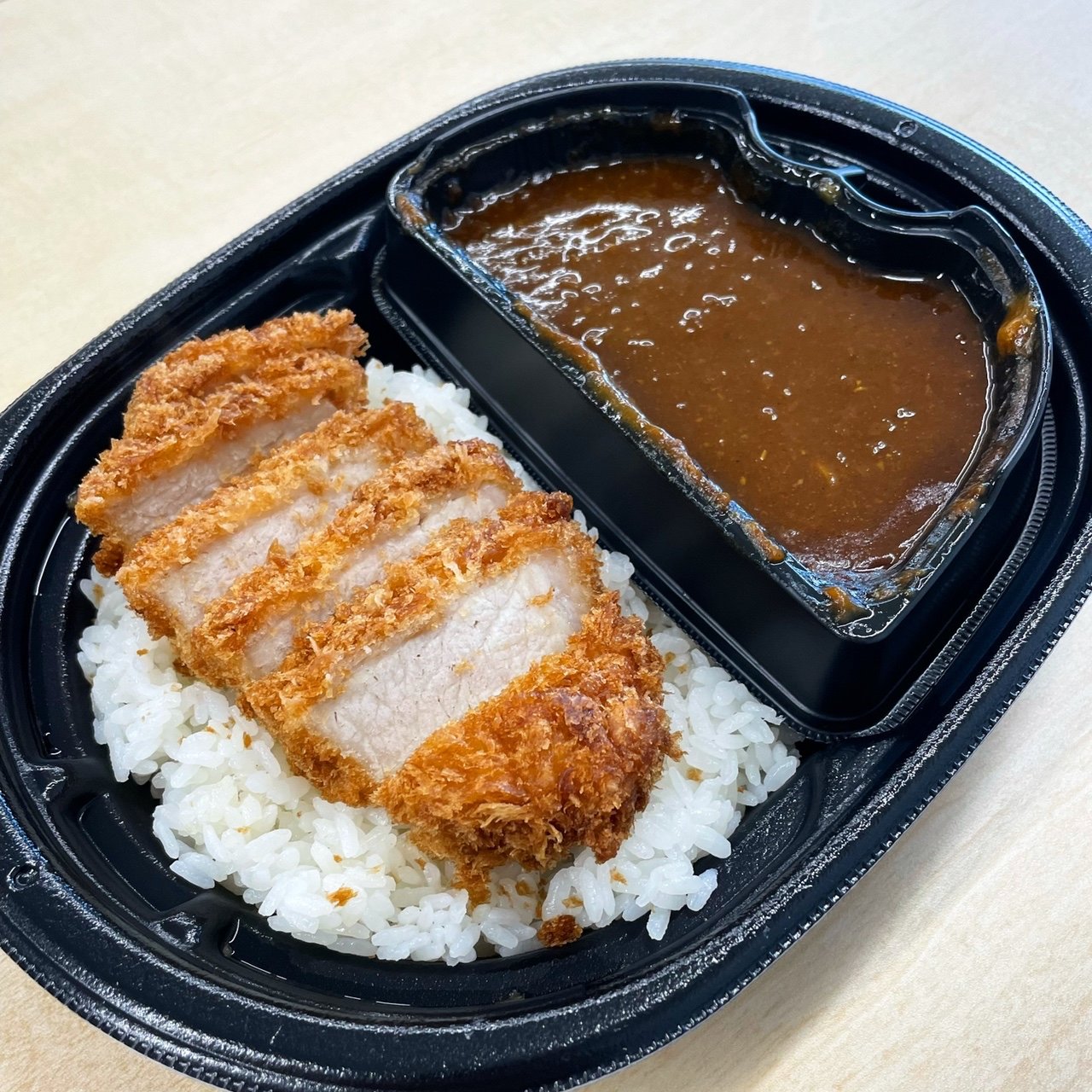 三元豚の厚切りロースカツカレー(ローソン 経堂一丁目店)の口コミ一覧