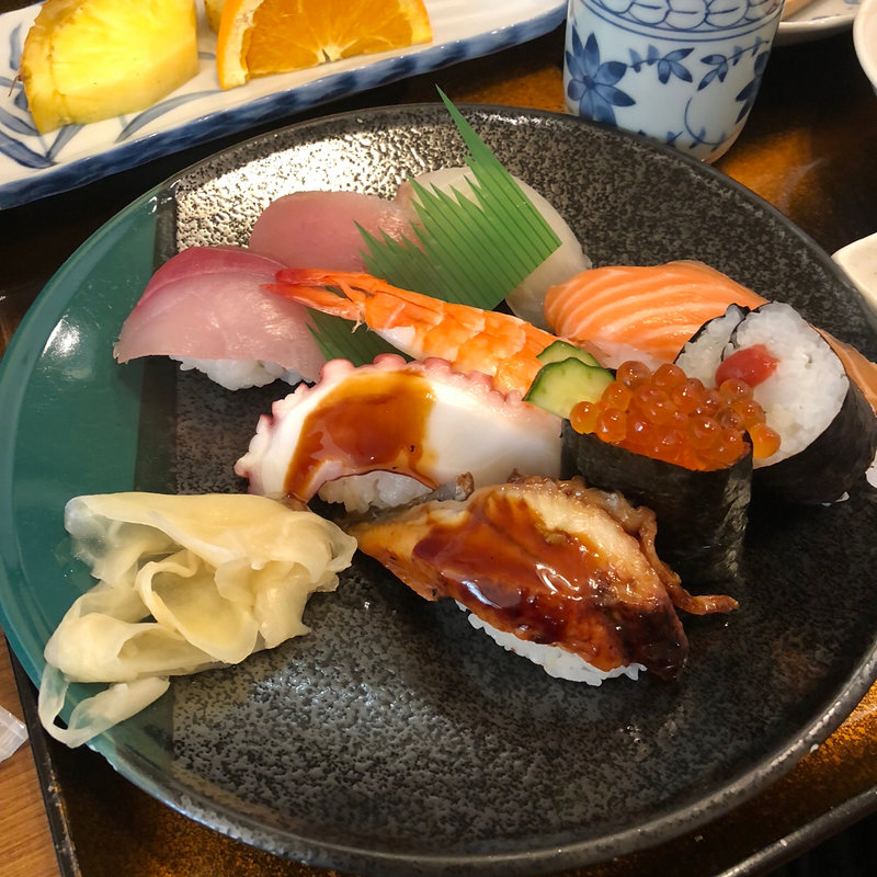 (魚屋（さかなや）うずしお )