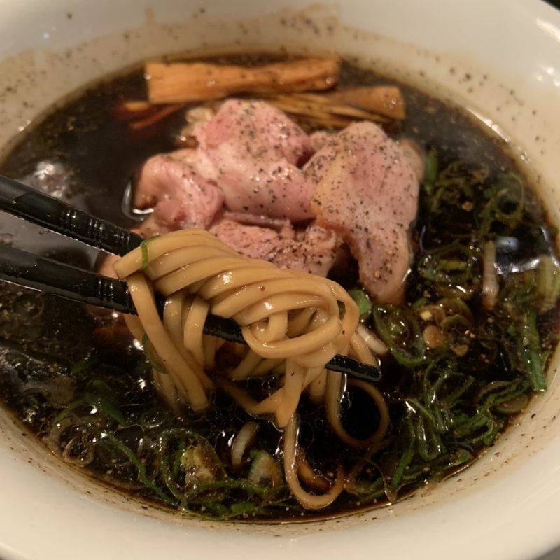 ブラック肉玉らぁめん(カネキッチン ヌードル （KaneKitchen Noodles）)
