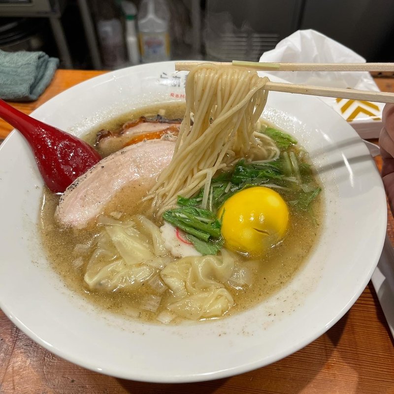 全部のせ塩らぁ麺(らぁ麺いしばし)