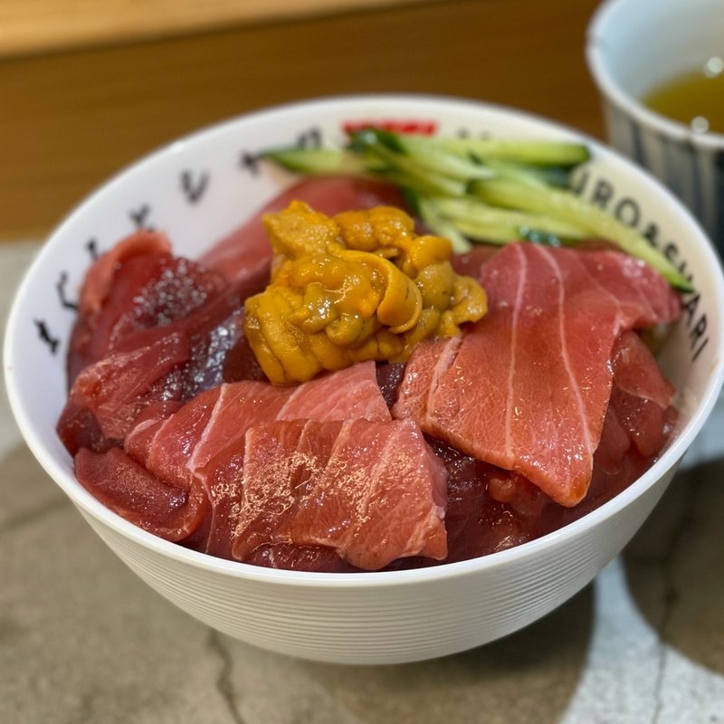 大盛りウニトッピング(まぐろとシャリ)