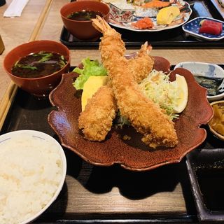 大エビフライ定食(魚料理ふじい)