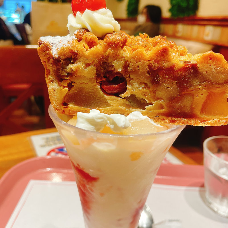 ケーキパフェ(MIOR梅田店)