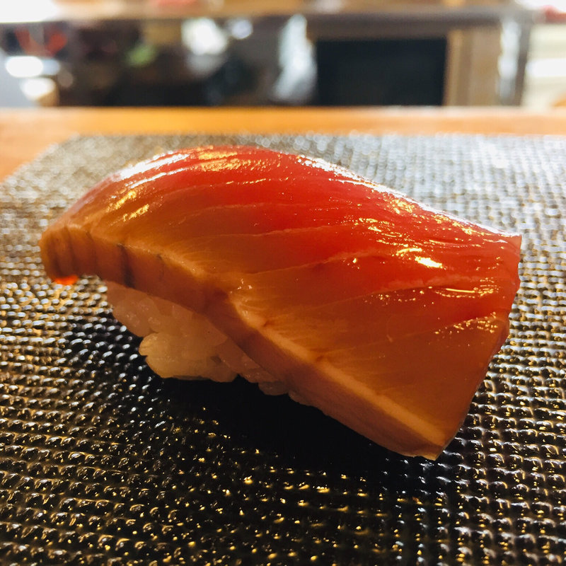 熟成10日目の鰹の握り(ゆう心)