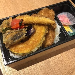 野菜タレカツ丼(新潟カツ丼タレカツ 本店)