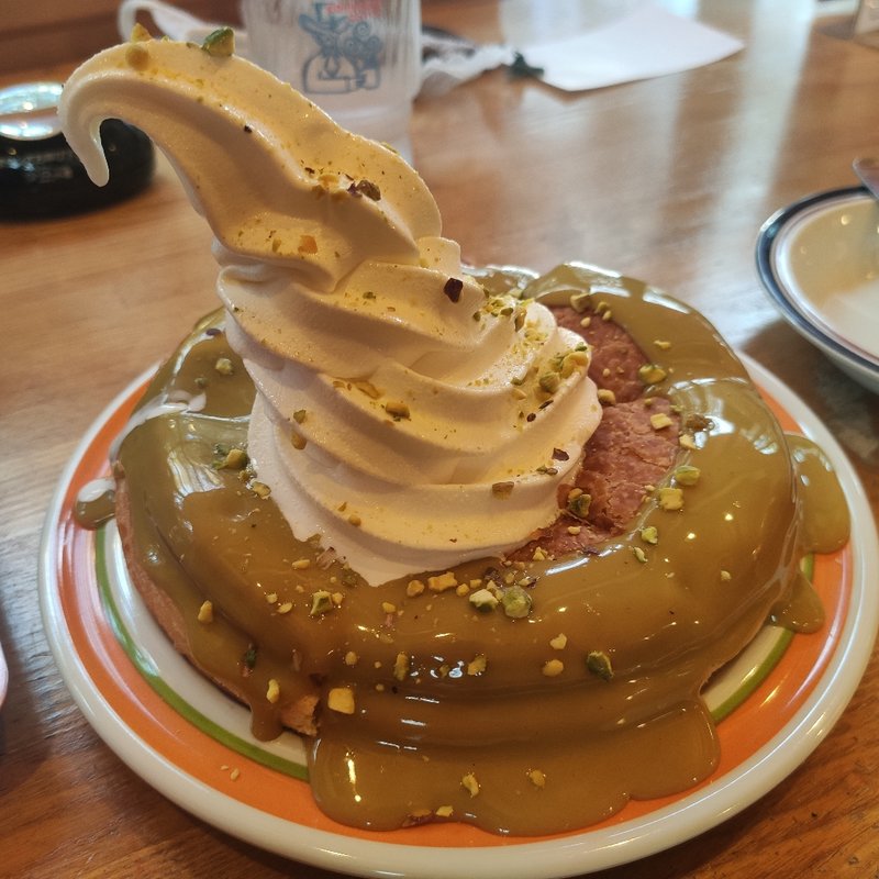 シロノワール贅沢ピスタチオ(コメダ珈琲店 長浜八幡中山店 )