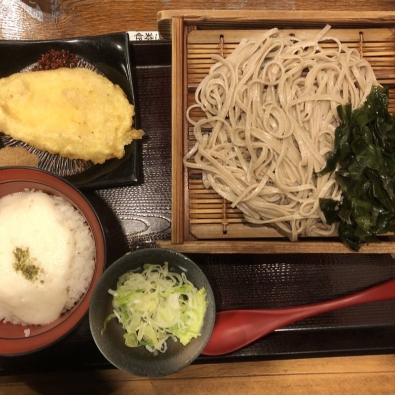 とろろ丼そば(嵯峨谷 神保町店 )