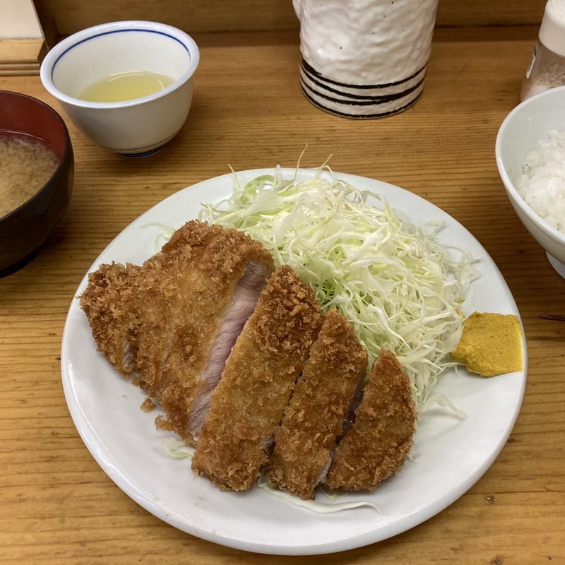 ロースかつ定食(とんかつ 山さき)