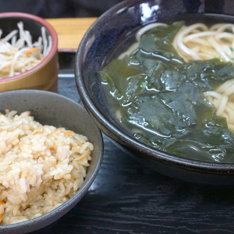 鶏めしセット(手打ちうどん・そば 星野庵)