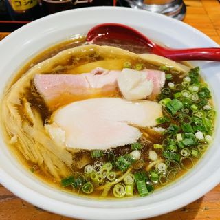 中札内若鶏清湯とホタテ香味油　醤油ラーメン(麺や 亀陣)