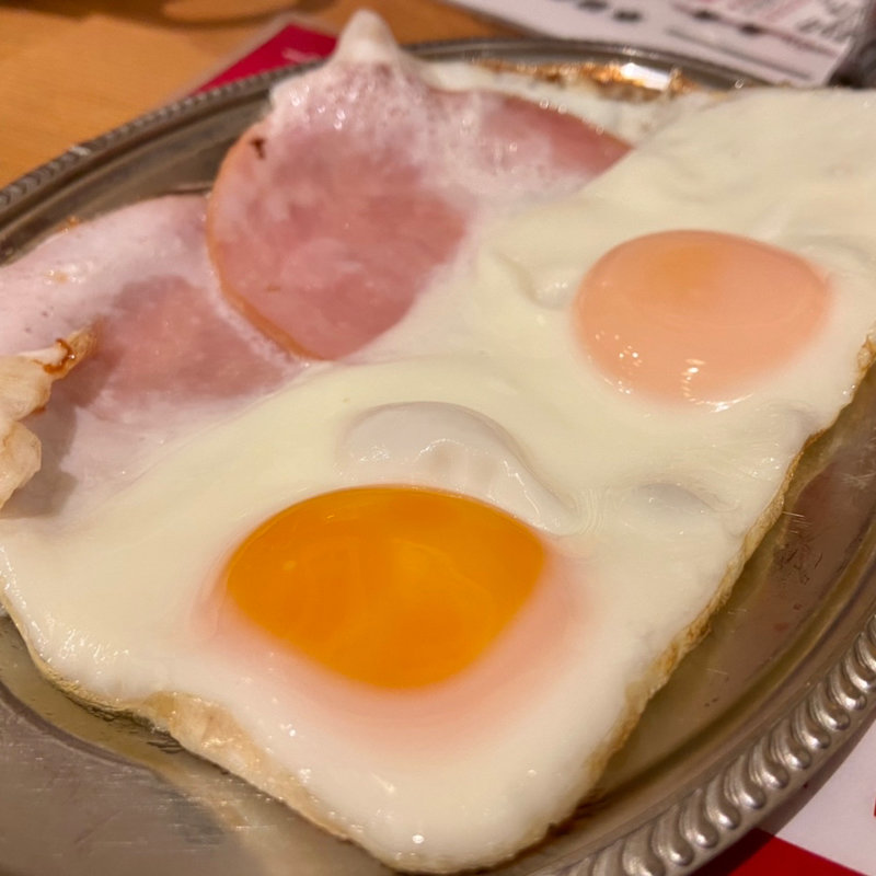 ハムエッグ(大衆酒場 ホームラン食堂)