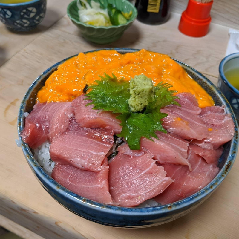 メガ盛り2色丼(三州屋)