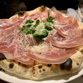 イタリア産生ハムとルッコラのピザ(VANSAN 亀戸)