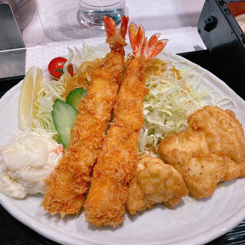 海老フライ定食(焼鳥酒場 とりじん )