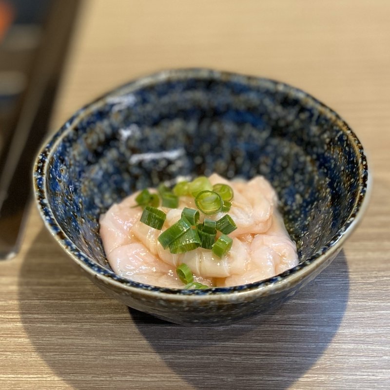 コブクロの湯引き刺し(厳選黒毛和牛焼肉 雅火)