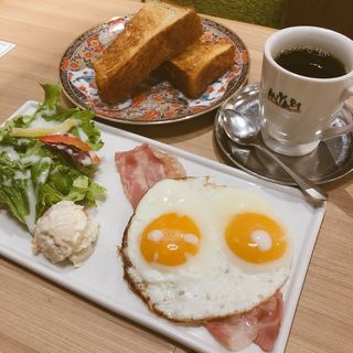 サニーサイドアップ(CAFE＆BAKERY MIYABI 神保町店 （カフェ アンド ベーカリー ミヤビ）)