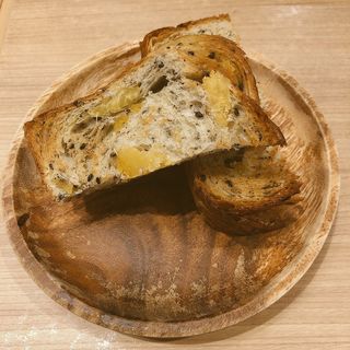 さつま芋厚切トースト(CAFE＆BAKERY MIYABI 神保町店 （カフェ アンド ベーカリー ミヤビ）)