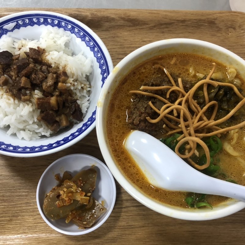カオソーイ(ルーローハンセット)(台風飯店)