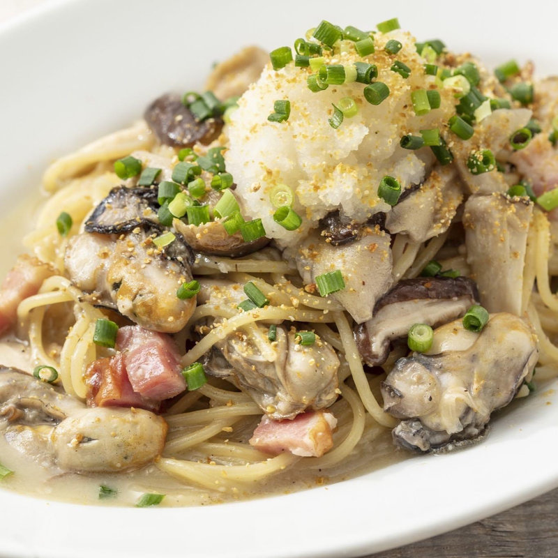 牡蠣とキノコのアンチョビバターソーススパゲティ(パームスカフェ 自由が丘店)