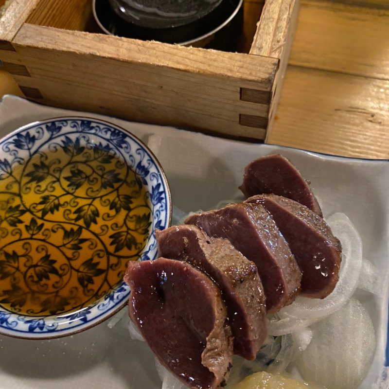 朝挽きレバテキ(大衆酒場ビートル)