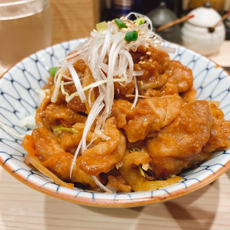 豚バラ味噌ダレ焼肉丼(ラーメン専科 竹末食堂)