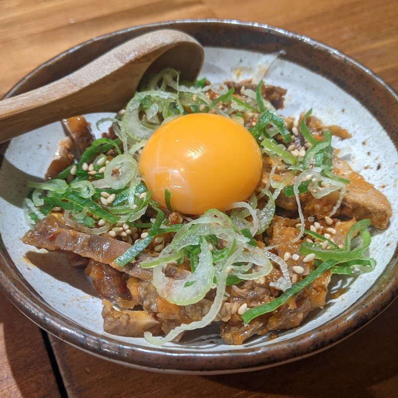 牛タンのユッケ風(大宮牛タンいろ葉)