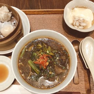 麻辣牛肉麺セット(騒豆花　武蔵小杉店)
