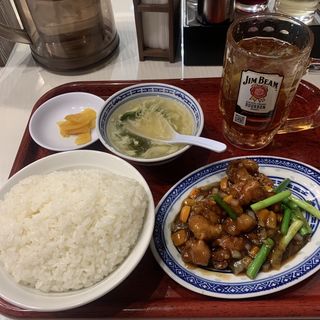 ランチサービスA(鶏肉の黒胡椒炒め定食)(中華食堂一番館 西武新宿駅前店)