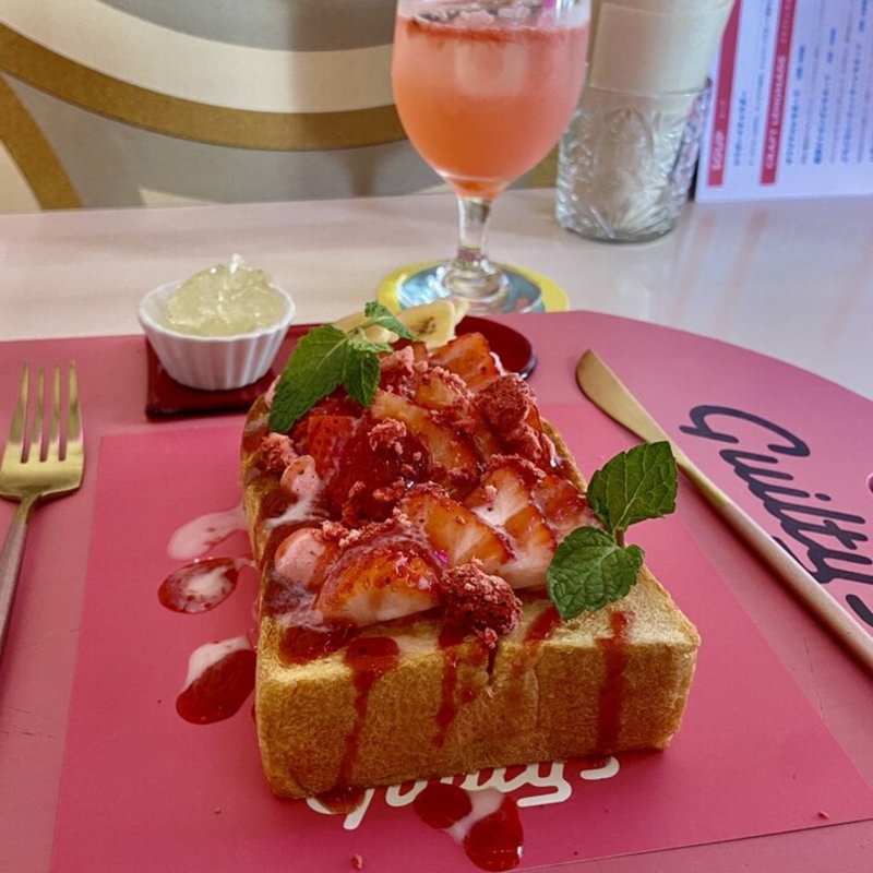 イチゴ&練乳(バタートーストとクラフトレモネード専門店-ギルティーズ-)