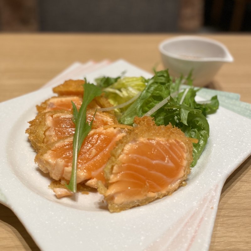 生サーモンレアカツ(三代目ふらり寿司&お台所ふらり 春日井店)