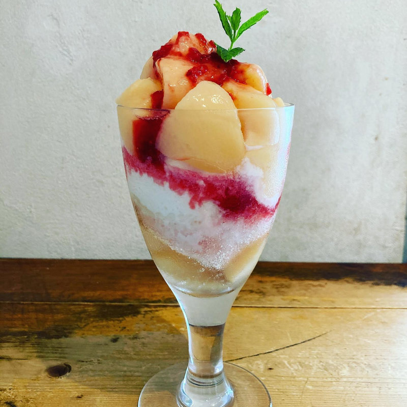 モモのパフェ(The Market SE1)