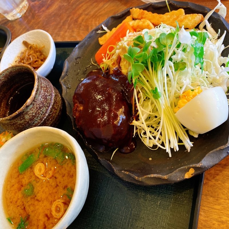 ハンバーグ定食(お食事処 としぶん )