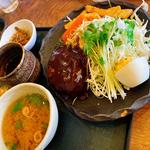 ハンバーグ定食(お食事処 としぶん )