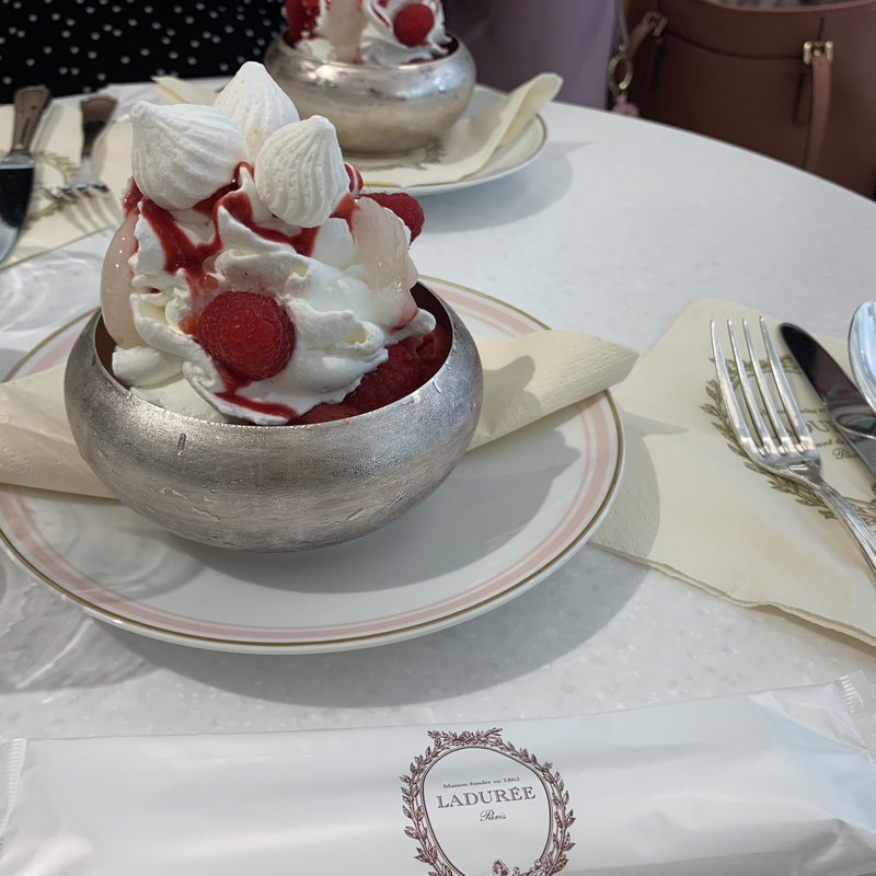 (Ladurée 青山店)