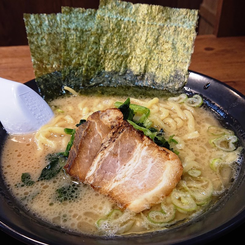 醤油豚骨ラーメン(本郷家)