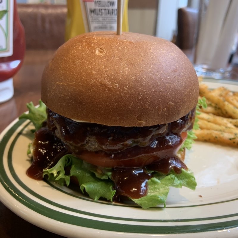 ハイジア クラシックバーガー（ポテト付き）(HYGEIA 高田馬場店 （ハイジア）)