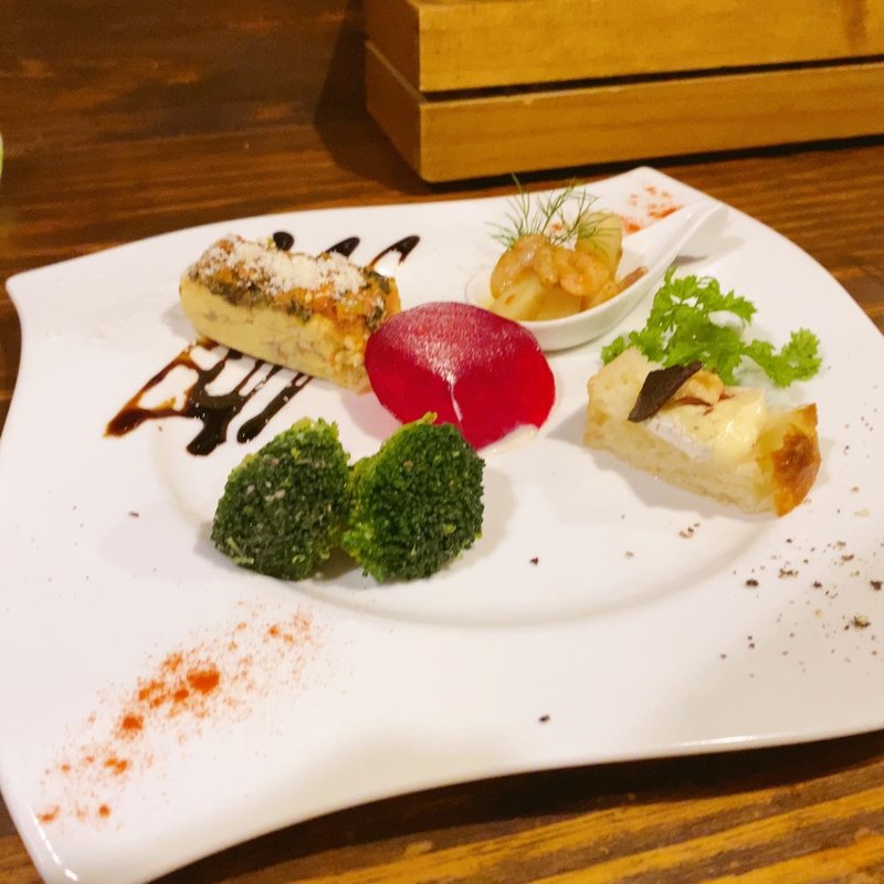 前菜盛り合わせ(炭火イタリアン CARBO)